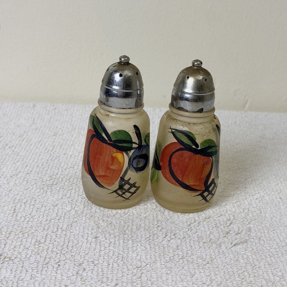 Vintage Anchor Hocking Gay Fad Set Of Apples Salt And Pepper Shakers Fruit